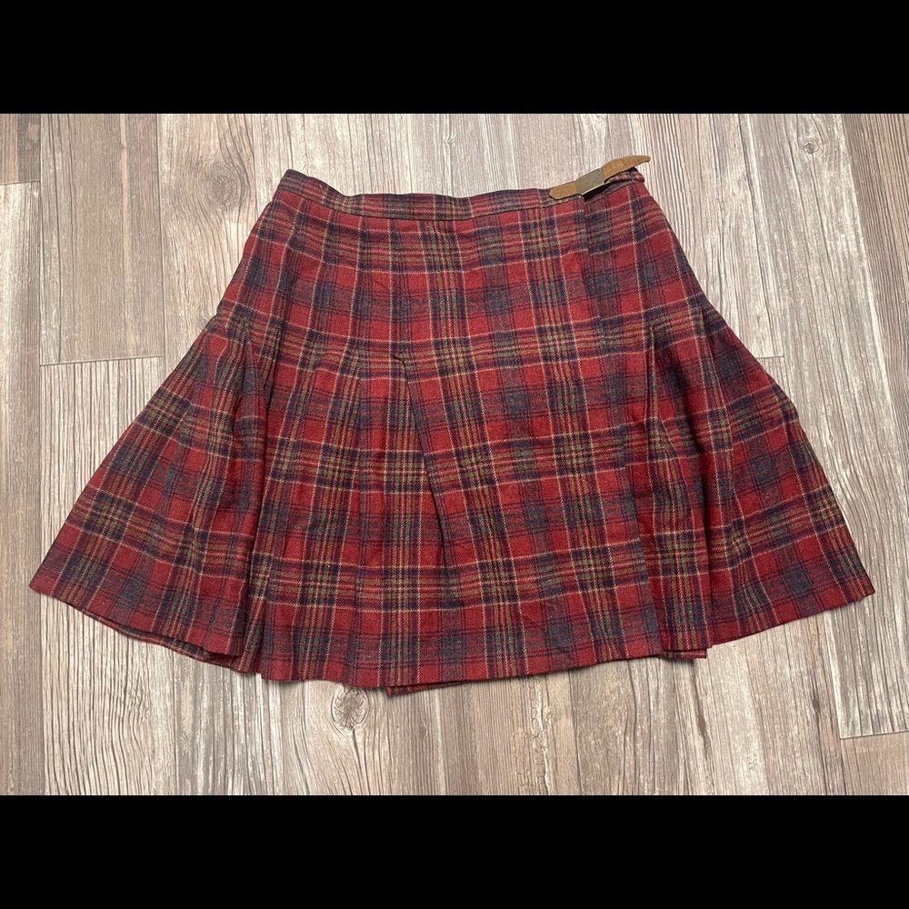 Size 14 Pendleton petite wrap skirt
100% virgin wool, pure new wool woolmark

#1